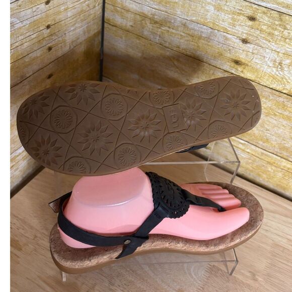 UGG AIDEN ll BLACK LEATHER T-STRAP ADJUSTABLE CASUAL EVERYDAY WEAR SANDALS - Picture 6 of 6